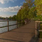 アパートホテル Lake House- Aparthotel Nad Zatoka 4*
