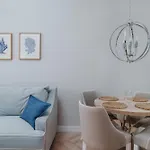 Lake House- Aparthotel Nad Zatoka アパートホテル オルシュティン