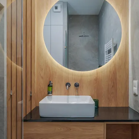 Nad Zatoka- Elliot- Plaza Miejska 3*