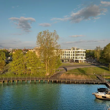 Lake House - Aparthotel Nad Zatoka By Rent4You 公寓式酒店