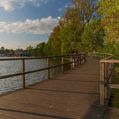 公寓式酒店 Lake House - Aparthotel Nad Zatoka By Rent4You 3*