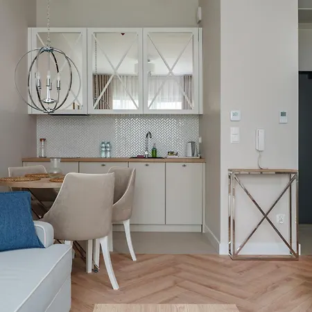 Lake House - Aparthotel Nad Zatoka By Rent4You 公寓式酒店 3*